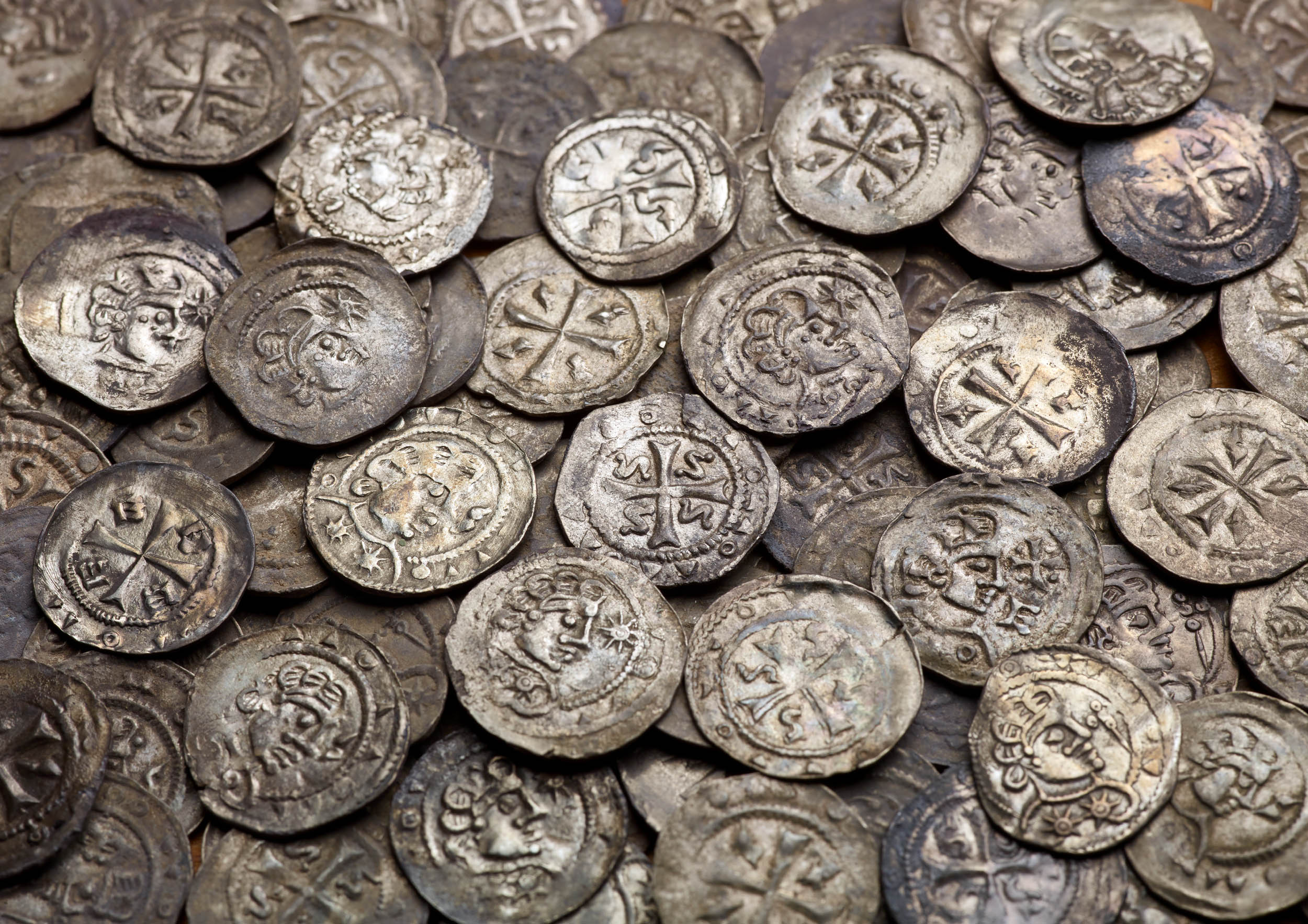  Versteckte Barschaft: Ein kleines Vermögen in Form von knapp 200 Silbermünzen wurde im Mittelalter bei Rheinberg vergraben.